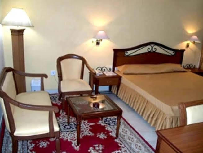 Treebo Trend Corporate Inn Чандігарх Екстер'єр фото